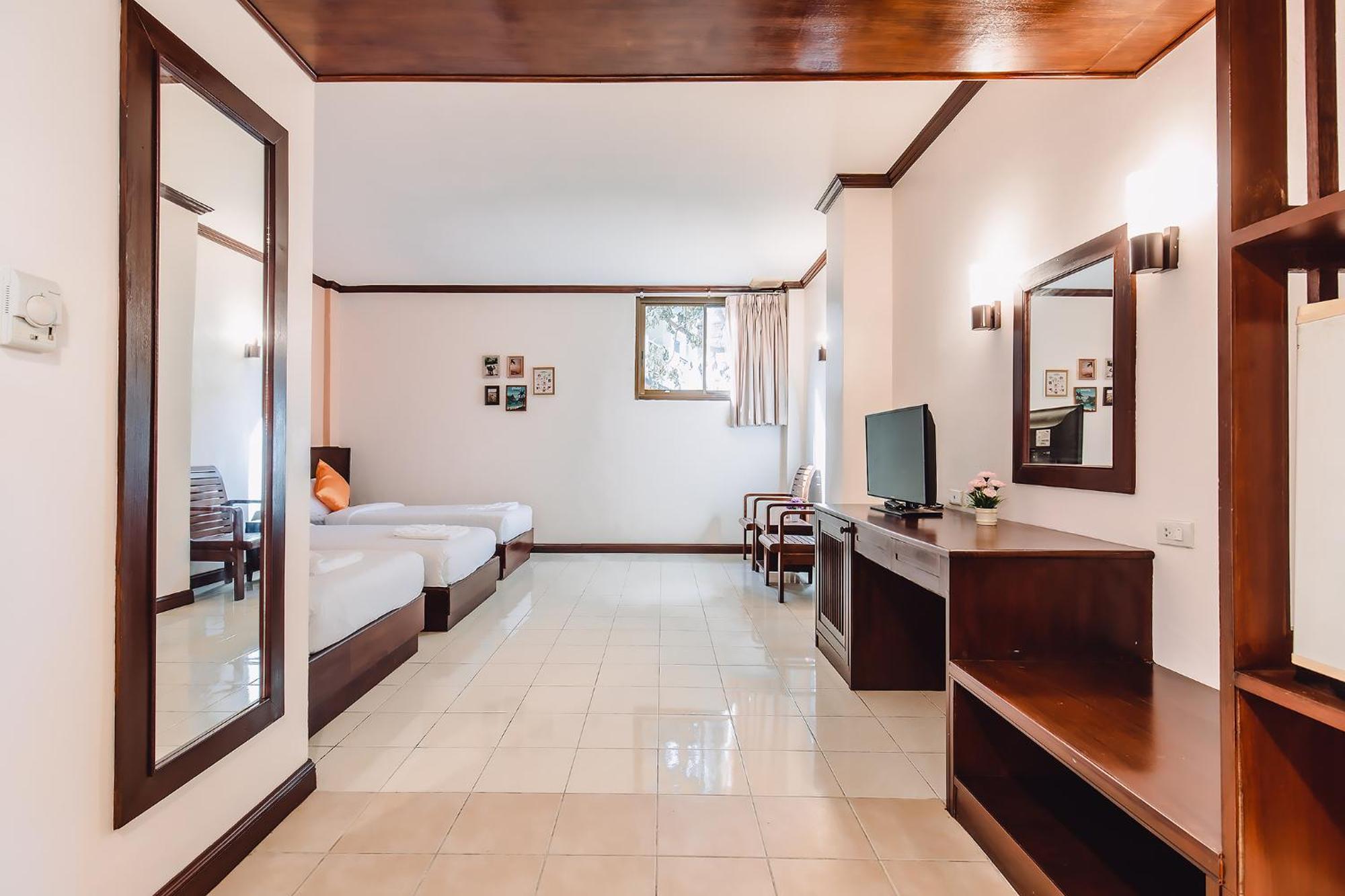 Bauman-Ville Hotel Patong Экстерьер фото