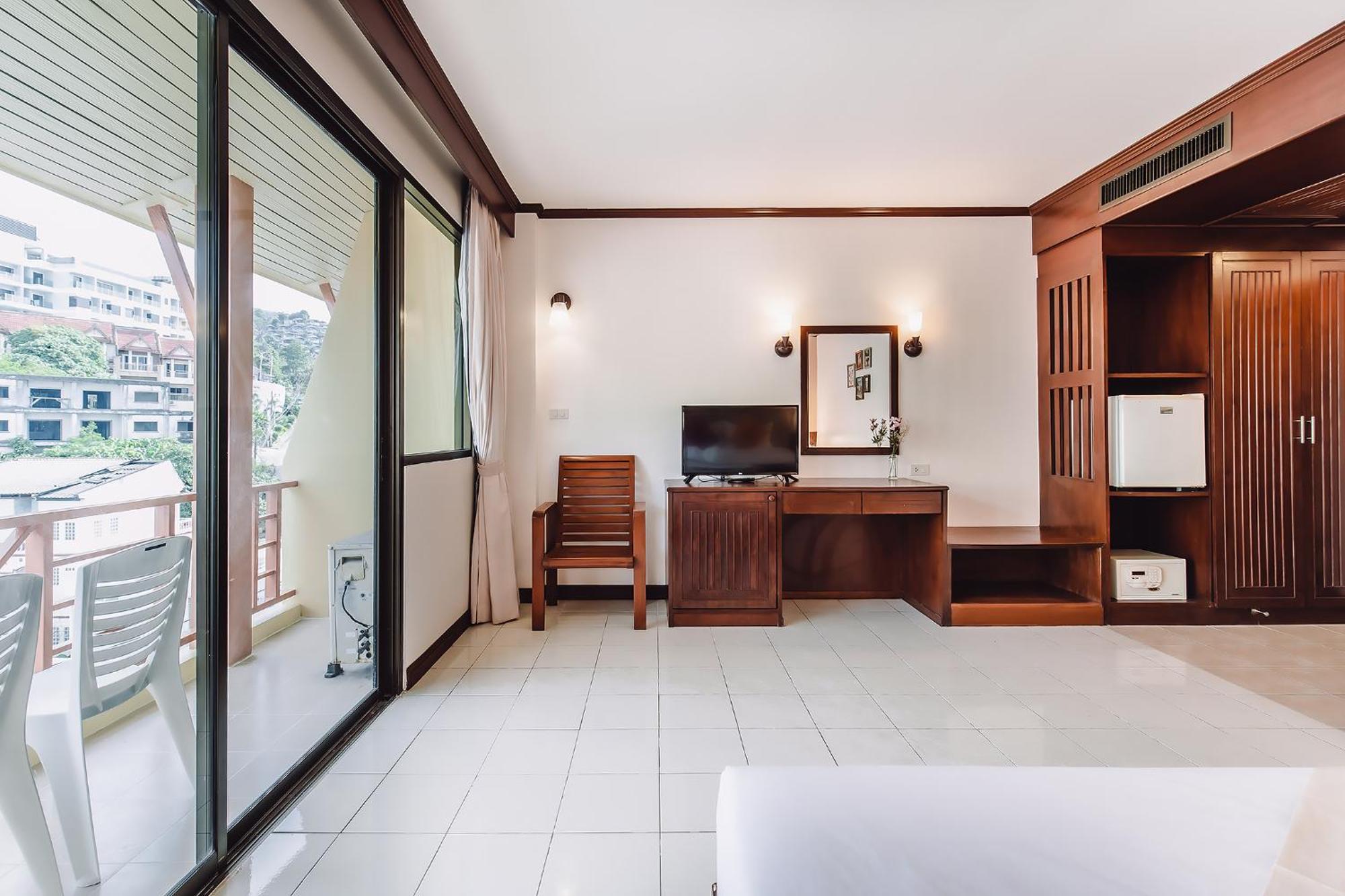 Bauman-Ville Hotel Patong Экстерьер фото