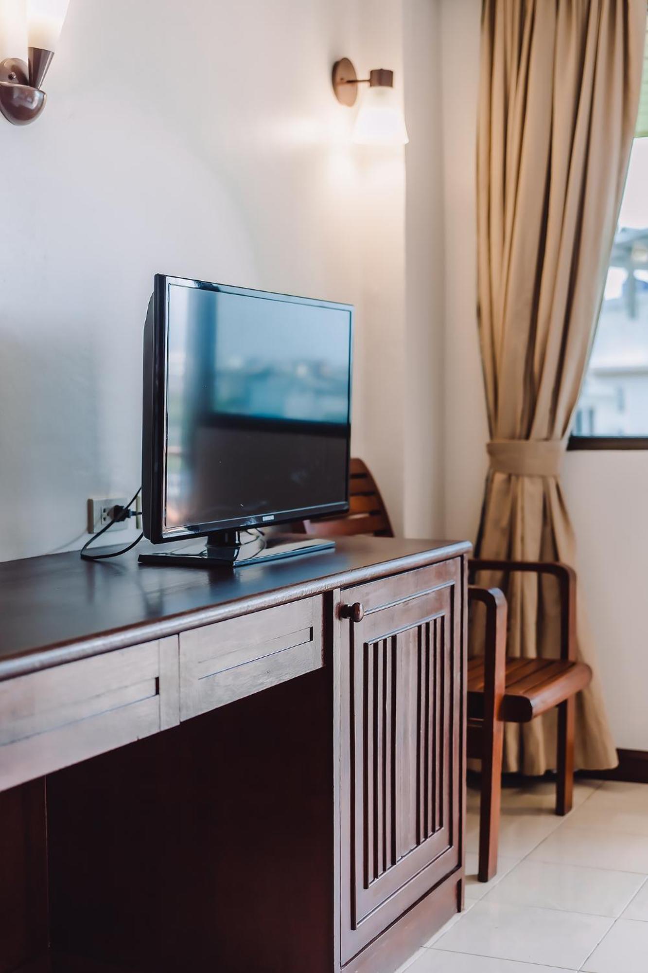 Bauman-Ville Hotel Patong Экстерьер фото