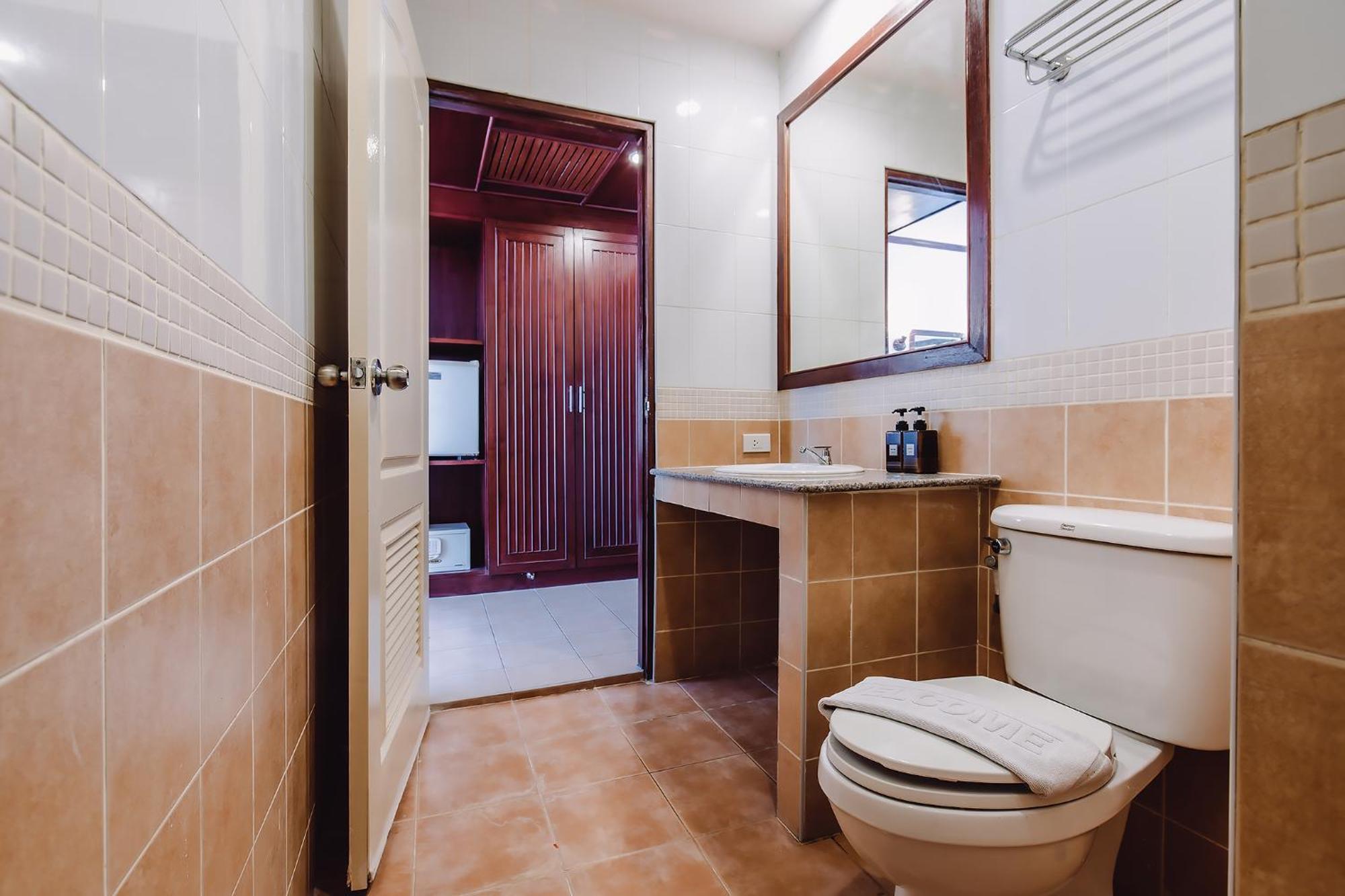 Bauman-Ville Hotel Patong Экстерьер фото